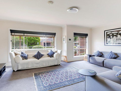 Walling-Clifton Gardens - Backing Onto Golf Course - Lightning Ridge Tourism 0