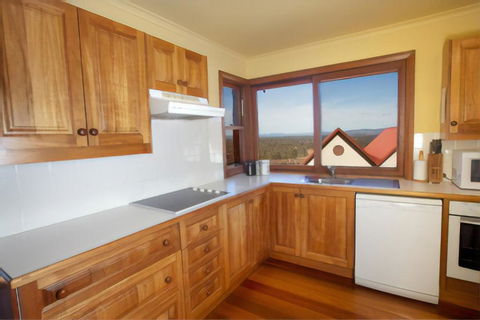 Wandin Valley Estate - Lightning Ridge Tourism 3