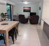 Waratah and Wattle Apartments - Lightning Ridge Tourism
