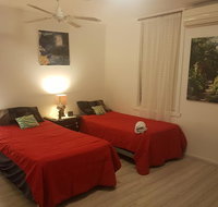 Warm friendly family environment in braybrook - Lightning Ridge Tourism