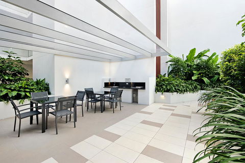 Waterford Apartments - Lightning Ridge Tourism 3