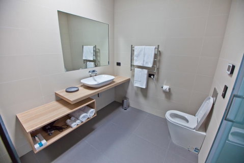 Waterfront Apartments - Lightning Ridge Tourism 2