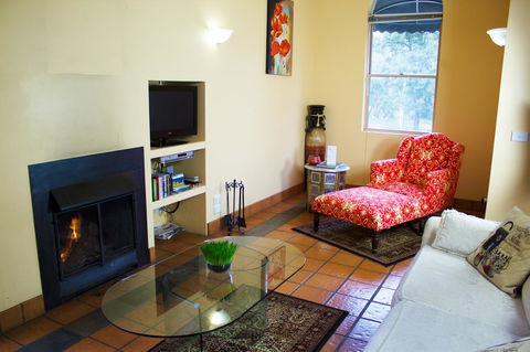 Marwood Villas - Lightning Ridge Tourism 5