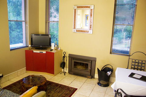 Marwood Villas - Lightning Ridge Tourism 24