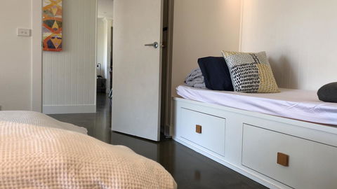 Casa Dromana - Lightning Ridge Tourism 10