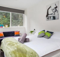 Melbourne Villa - Lightning Ridge Tourism