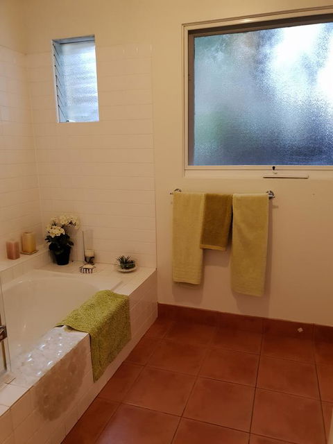 Relax In San Remo - Lightning Ridge Tourism 16