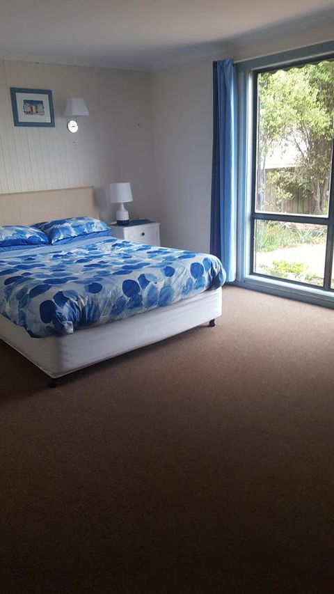 Relax In San Remo - Lightning Ridge Tourism 40