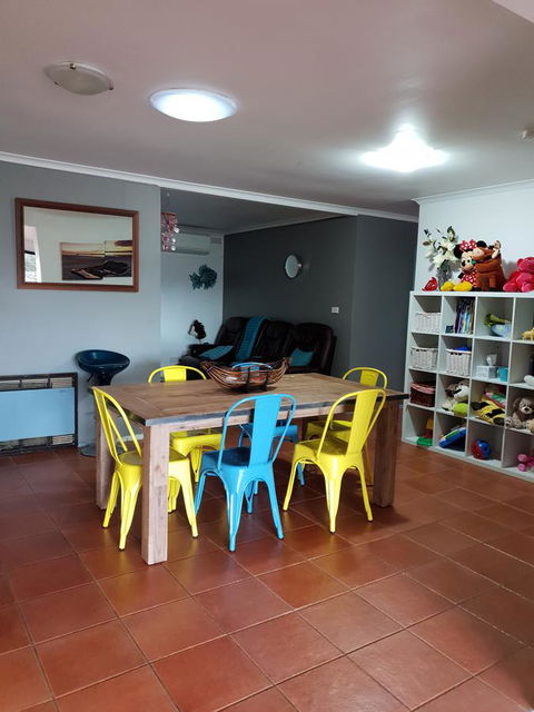 Relax In San Remo - Lightning Ridge Tourism 29