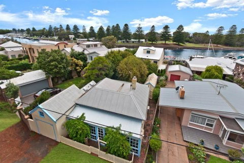 Edge17 Port Fairy Wharf - Lightning Ridge Tourism 26