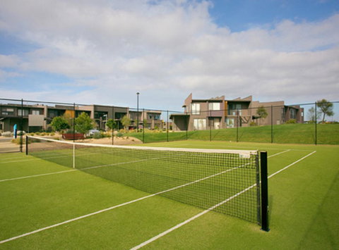 Torquay Golf Retreats - Pool, Beach, Tennis, Golf - Lightning Ridge Tourism 12