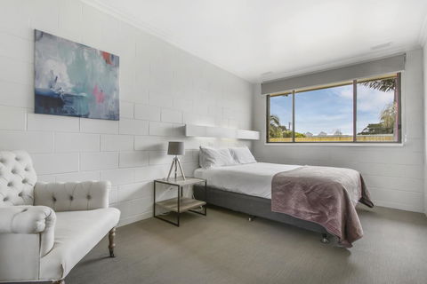 Hybiscus Waterfront Apartments - Lightning Ridge Tourism 31
