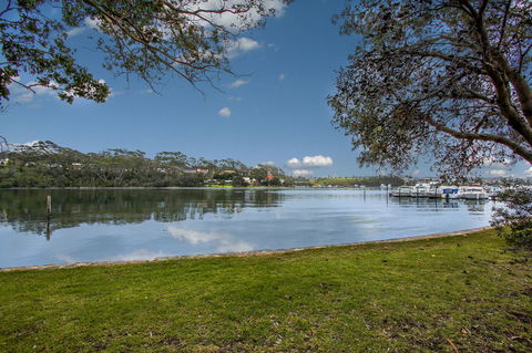 Hybiscus Waterfront Apartments - Lightning Ridge Tourism 33