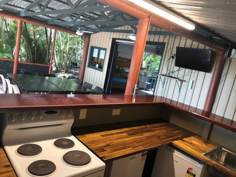 Captain Cook Holiday Village 1770 - Lightning Ridge Tourism 29