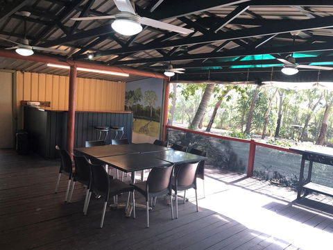 Captain Cook Holiday Village 1770 - Lightning Ridge Tourism 21
