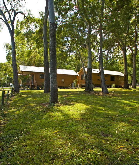 Captain Cook Holiday Village 1770 - Lightning Ridge Tourism 6