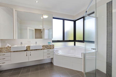 Sand Dunes Resort Accommodation - Lightning Ridge Tourism 25
