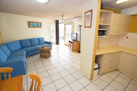 Northpoint Holiday Apartments - Lightning Ridge Tourism 7