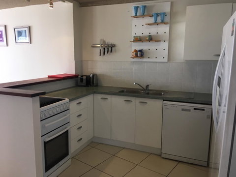 Northpoint Holiday Apartments - Lightning Ridge Tourism 3