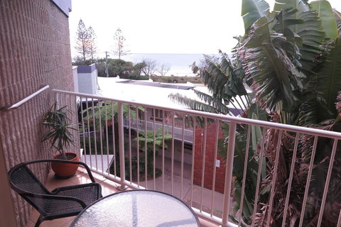 Northpoint Holiday Apartments - Lightning Ridge Tourism 9