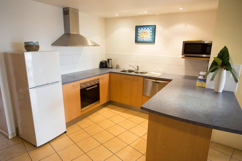 Northpoint Holiday Apartments - Lightning Ridge Tourism 6