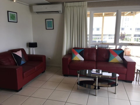 Northpoint Holiday Apartments - Lightning Ridge Tourism 4