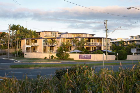Northpoint Holiday Apartments - Lightning Ridge Tourism 2