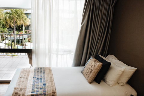 Mantra Club Croc - Lightning Ridge Tourism 20