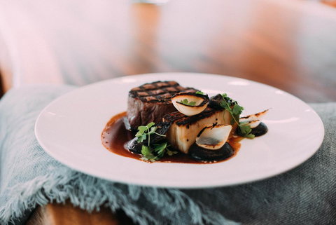 Mantra Club Croc - Lightning Ridge Tourism 42