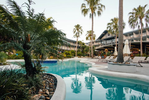 Mantra Club Croc - Lightning Ridge Tourism 40