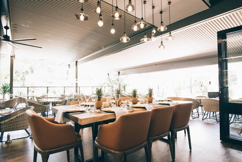 Mantra Club Croc - Lightning Ridge Tourism 32