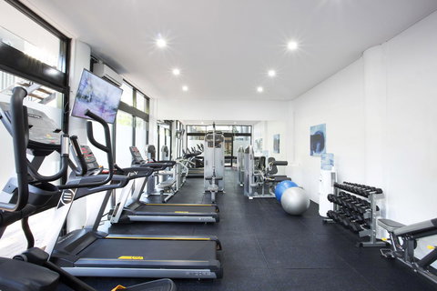 Mantra Club Croc - Lightning Ridge Tourism 6