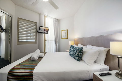 Landmark Resort - Lightning Ridge Tourism 40