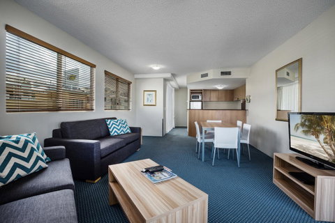 Landmark Resort - Lightning Ridge Tourism 7