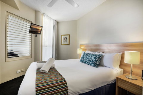 Landmark Resort - Lightning Ridge Tourism 30