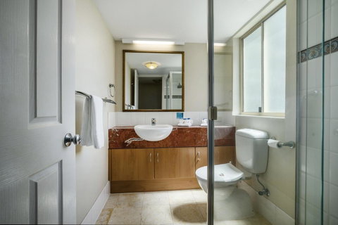 Landmark Resort - Lightning Ridge Tourism 16