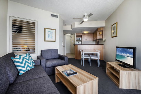 Landmark Resort - Lightning Ridge Tourism 33