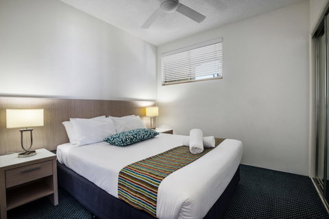 Landmark Resort - Lightning Ridge Tourism 38