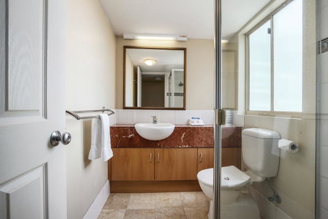 Landmark Resort - Lightning Ridge Tourism 10