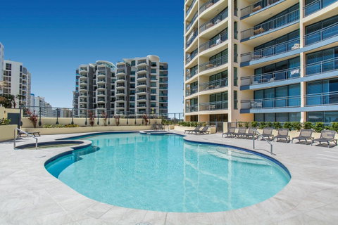 Mantra Mooloolaba Beach - Lightning Ridge Tourism 10