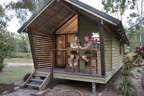 Airlie Beach Eco Cabins - Adults Only - Lightning Ridge Tourism 5