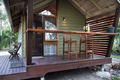 Airlie Beach Eco Cabins - Adults Only - Lightning Ridge Tourism 18