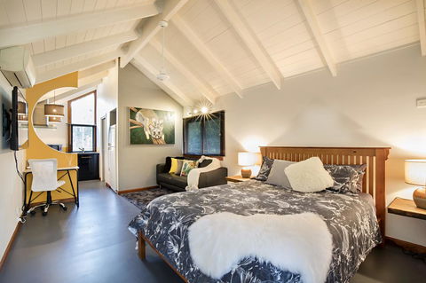 Airlie Beach Eco Cabins - Adults Only - Lightning Ridge Tourism 20