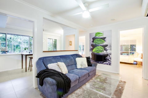 Airlie Beach Eco Cabins - Adults Only - Lightning Ridge Tourism 39
