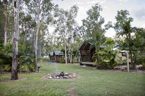 Airlie Beach Eco Cabins - Adults Only - Lightning Ridge Tourism 32