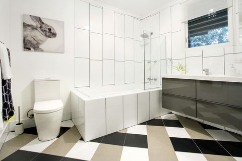 Airlie Beach Eco Cabins - Adults Only - Lightning Ridge Tourism 34