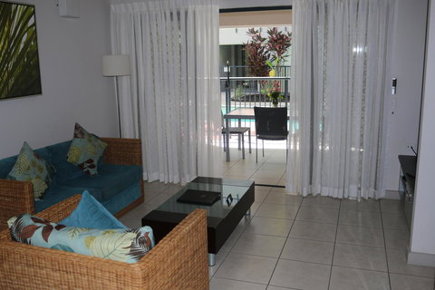 Blue Lagoon Resort - Lightning Ridge Tourism 30