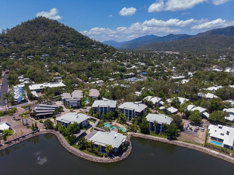 Blue Lagoon Resort - Lightning Ridge Tourism 8