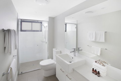 Direct Collective - Sea Breeze Mooloolaba - Lightning Ridge Tourism 11