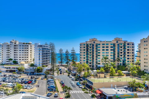 Direct Collective - Sea Breeze Mooloolaba - Lightning Ridge Tourism 0